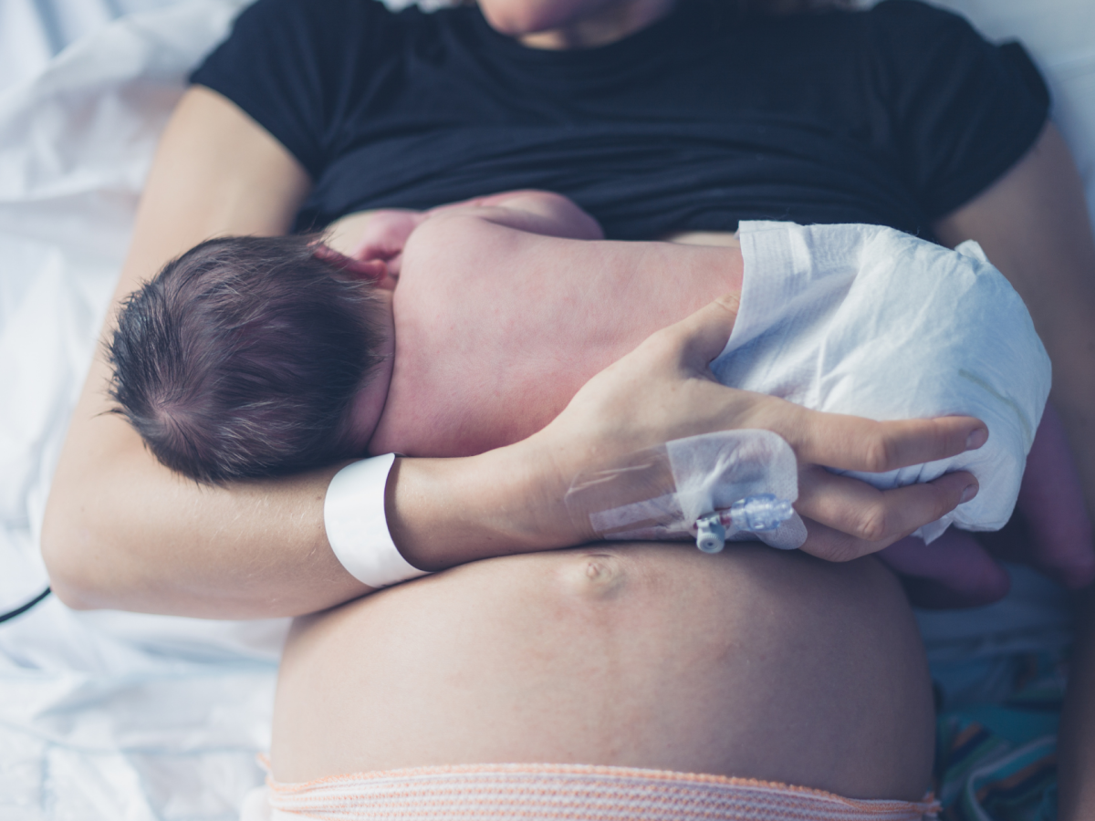 The First 24 Hours of Breastfeeding: Top Tips from a Lactation Consultant!